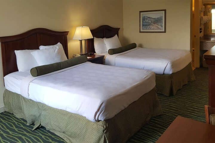 Room 13 of 27
