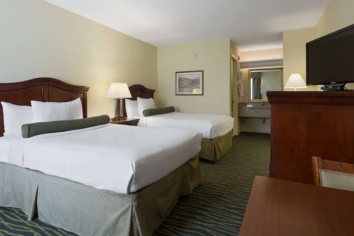Room 17 of 27