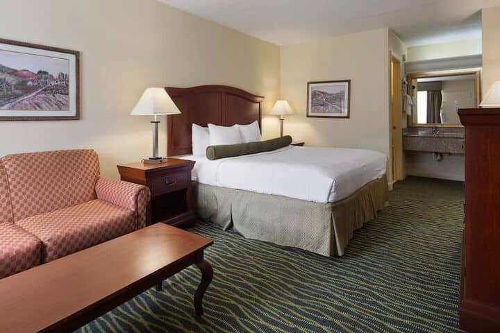 Room 18 of 27