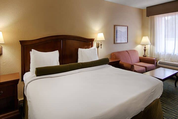 Room 4 of 27