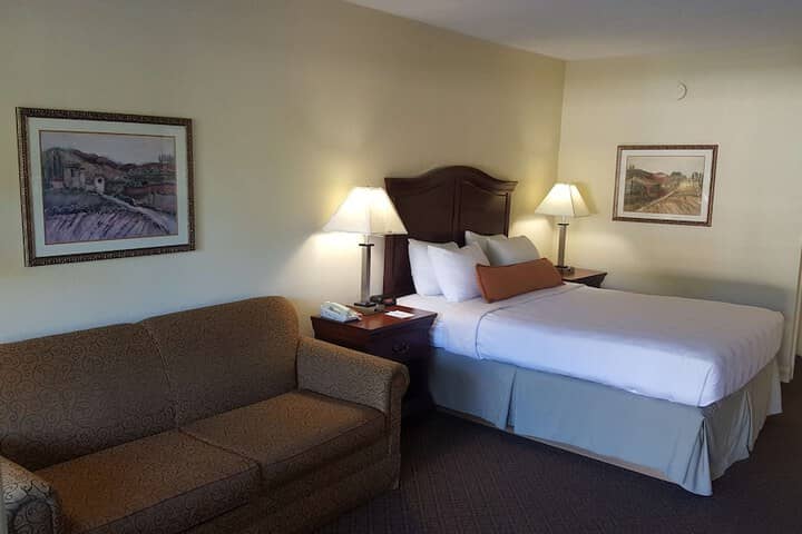 Room 16 of 27