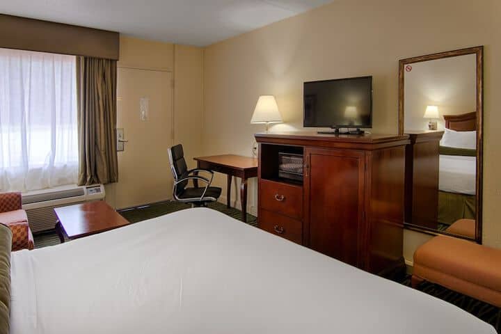Room 6 of 27